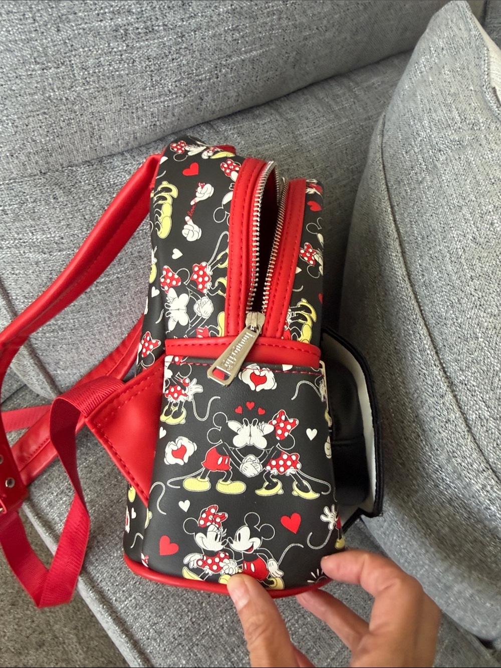 Mickey and Minnie heart loungefly - Picture 6 of 8